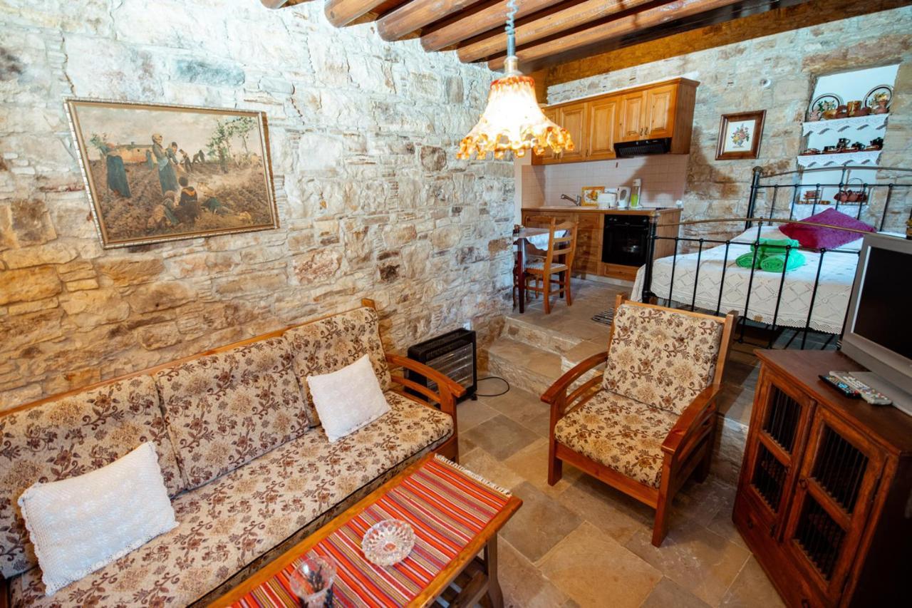 Constantias Stone Houses 로푸 외부 사진